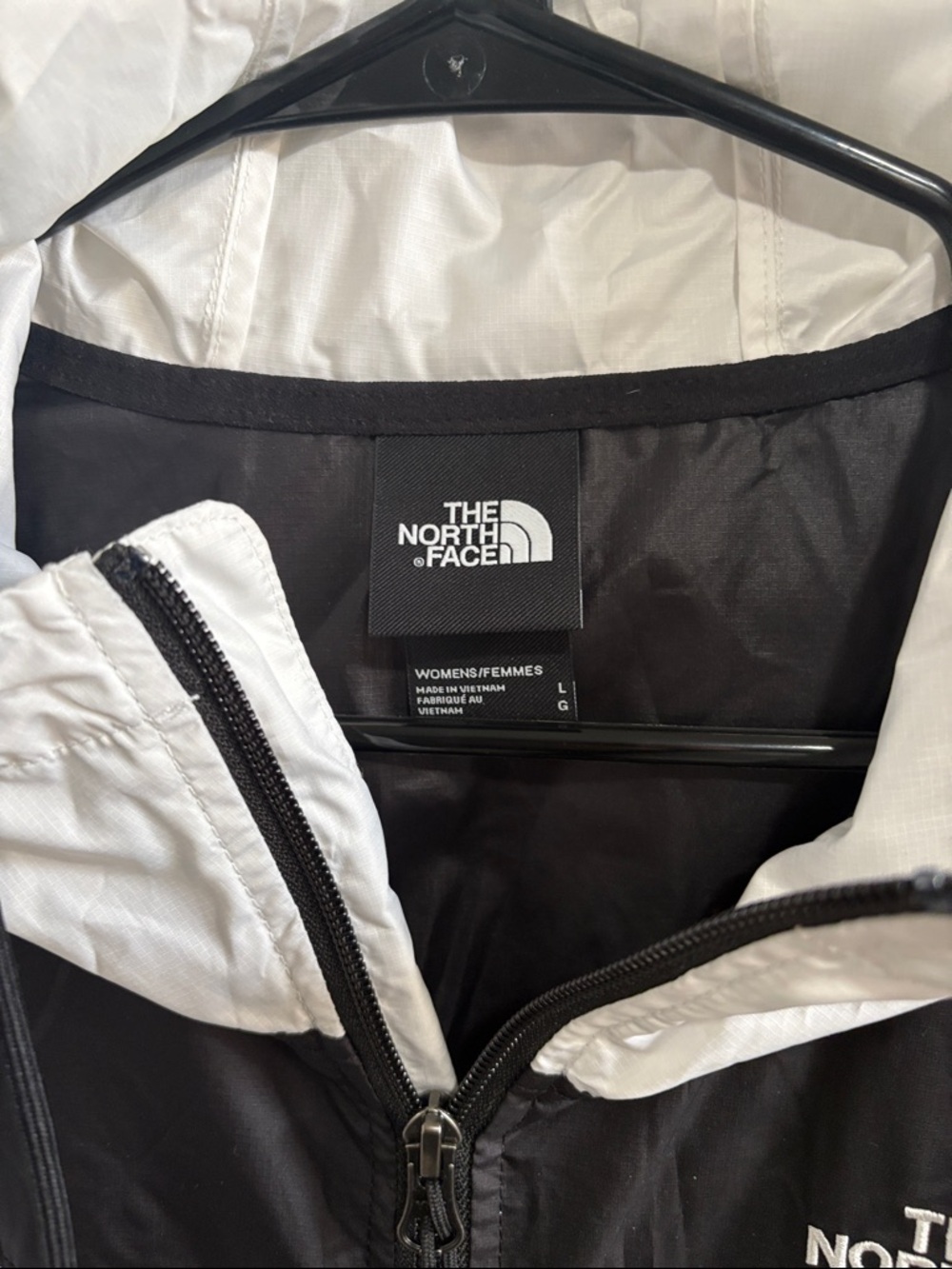 The North Face Black and White Hooded Jacket - Picture 2 of 2